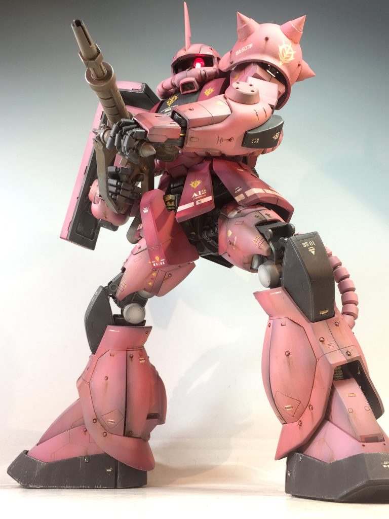 ザクマシンガンも軽くディテールアップしています。巨大感と精密感を感じられる素晴らしいモデルです。手間はかかりますが是非チャレンジしてみて下さい。