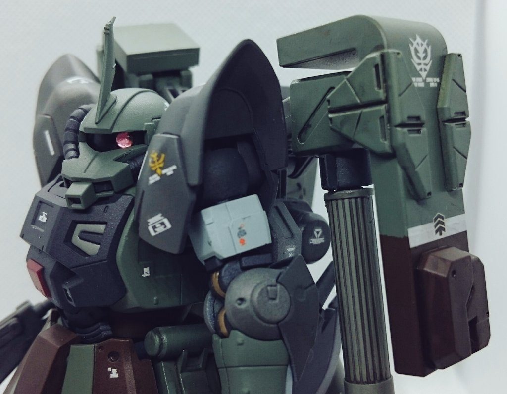 何かと言われていた肩パーツですがAGEのドラドの肩パーツを使用してそれっぽく仕上げてみました。
違和感なく馴染んでくれたので個人的に満足しています。