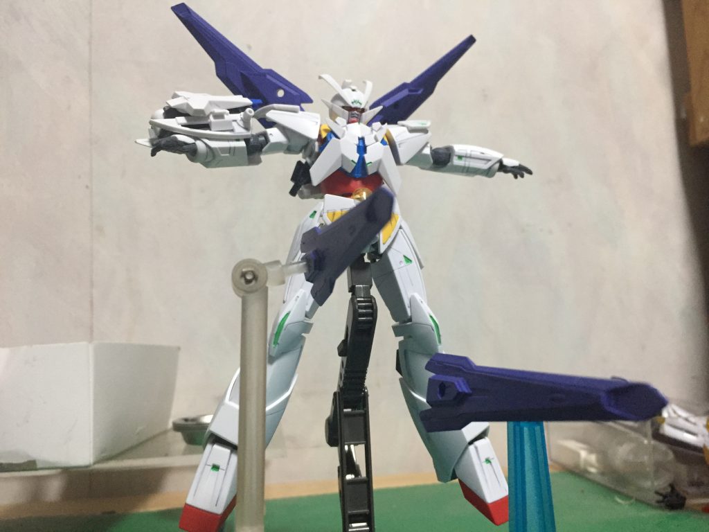 AXファンネル
背面の紫色のXはファンネルになってます
上部が銃撃、下部が斬撃仕様です
画像は斬撃ファンネル