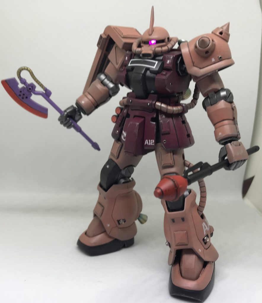 ヒートホーク装備。ヒートホークの刃は蛍光塗料で塗っているのでブラックライトの反応します。