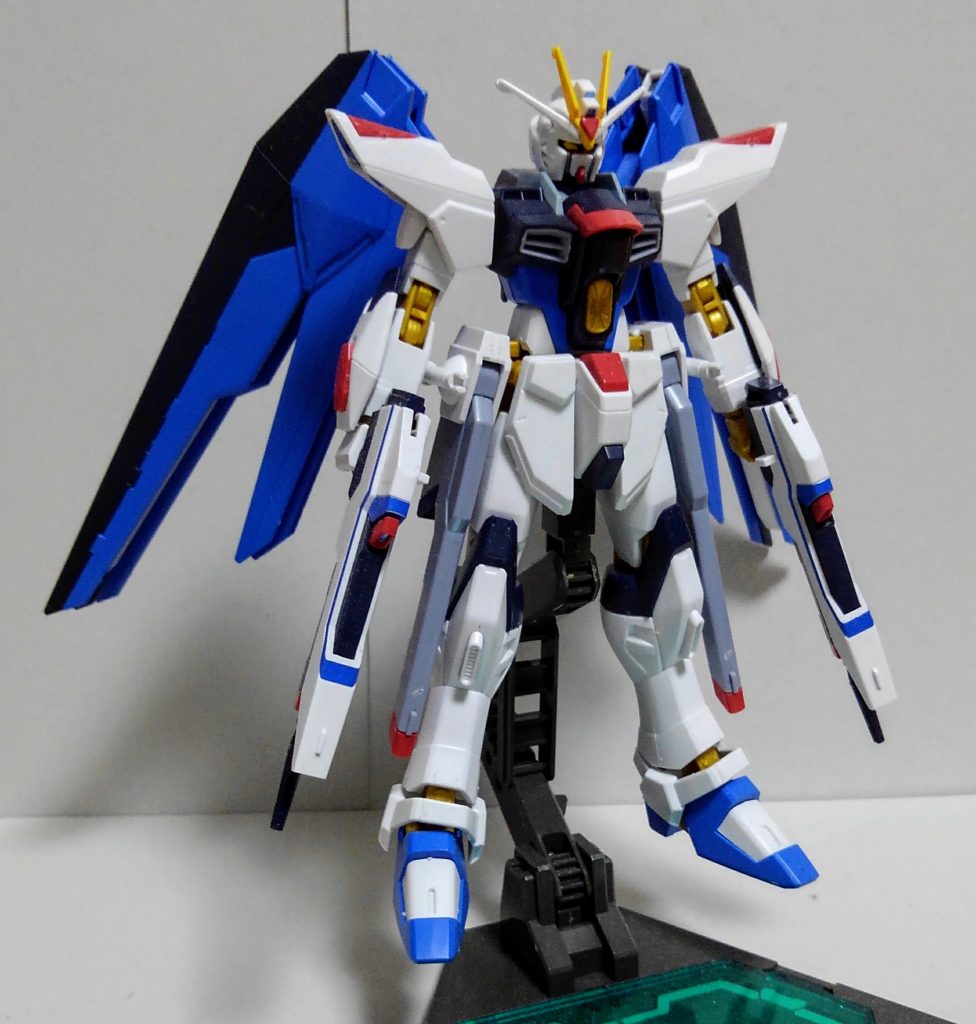 ZGMF-X10A/F
フリューゲルフリーダムガンダム
ストライクフリーダムにフリーダムのウイングバインダーを装備した機体。フリューゲルはドイツ語で翼を意味する言葉。ツイッターのタグ「ビルドダイバーズで戦わせたい自分のガンプラを貼る」で投稿した機体。