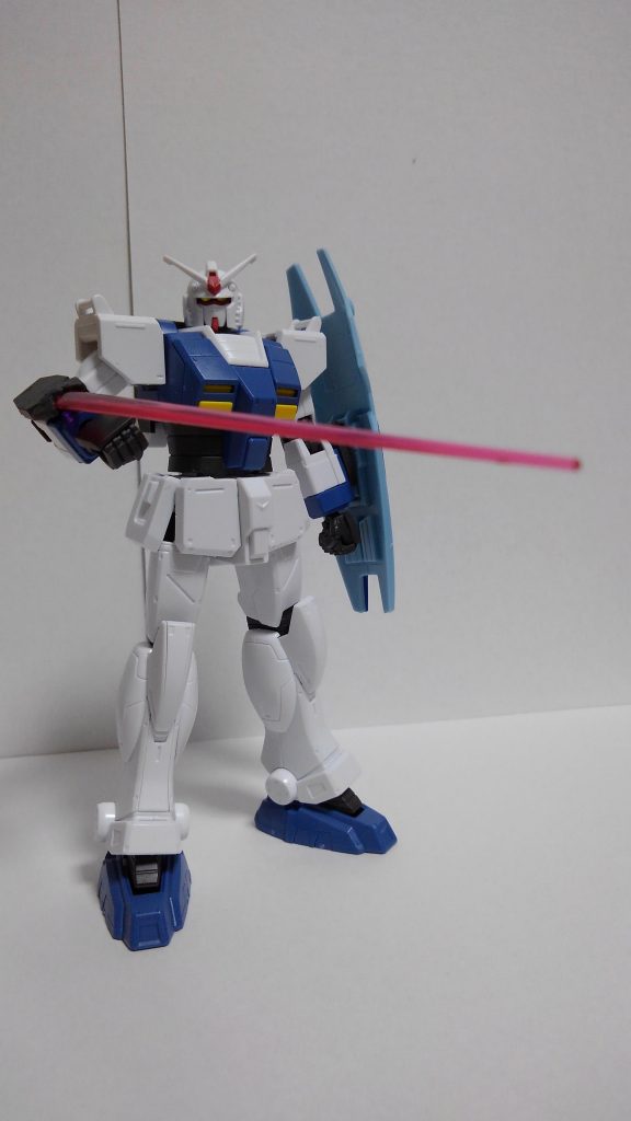 ビームサーベル。ジム・スナイパーカスタムのボックスタイプ・ビームサーベル・ユニットの派生武装で、ホルダーに収納した状態でビーム刃を発振可能。