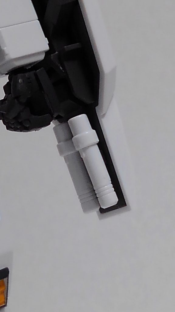 ビームサーベル。シールドと同じく局地型ガンダムのものを流用。