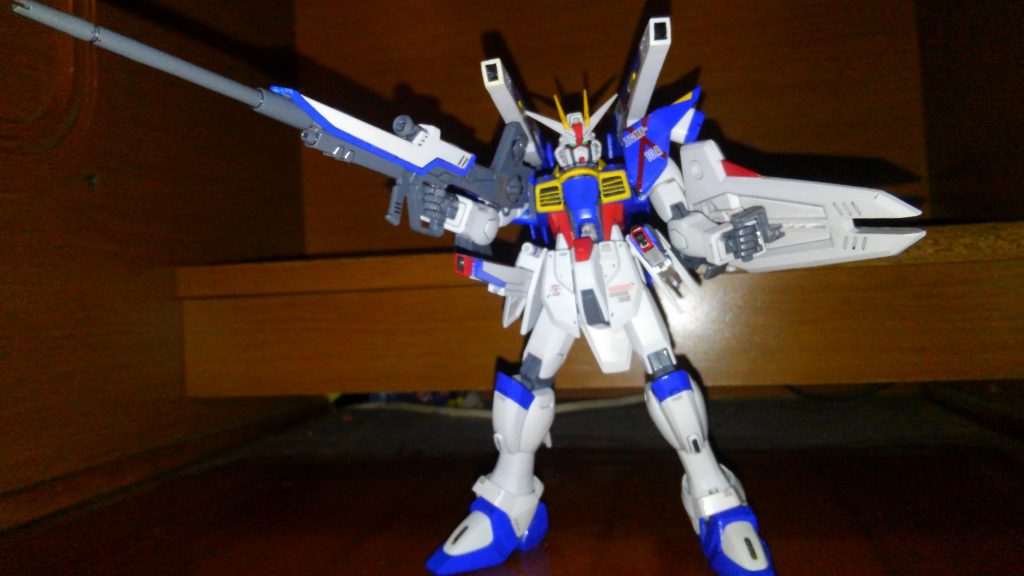 ハイマットフルバーストの影に消されたフルバーストモード(´・ω・`)
高機動と高火力の両立が出来ない試作機らしさが好きだったんだけどな・・・