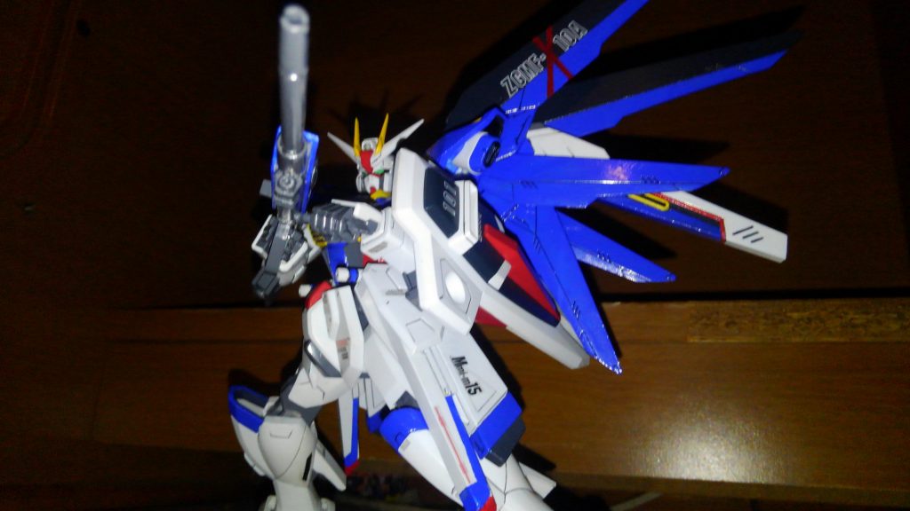 ハイマットスナイプモードヽ(・∀・)ノ
そもそも射撃機でしょフリーダム。
なしてビームサーベルで凸りまくるかな主人公(笑)
とは言え高機動こなしつつ遠距離狙撃とか欠陥機でしょコレ(;´д`)