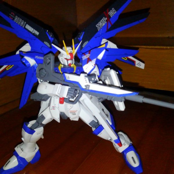 フリーダムに改造したフリーダムガンダム