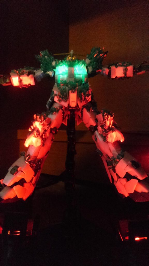 完成！！
なんちゃってライティングモデルユニコーンガンダム！！
あーあーあーあーーあああーああーあー♪