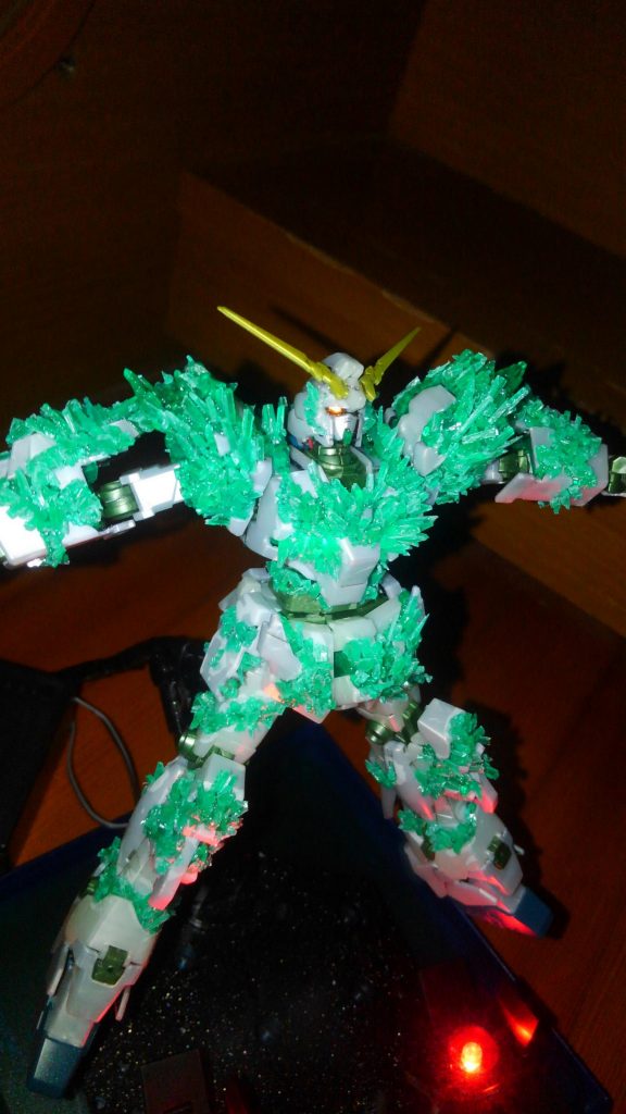 なんかELSに侵食されてるよーな感じに(笑)
LEDはイエローサブマリンのパワーユニットを流用してるので電源をUSB、アダプター、電池(単３×３)と選べます(*´ω｀*)