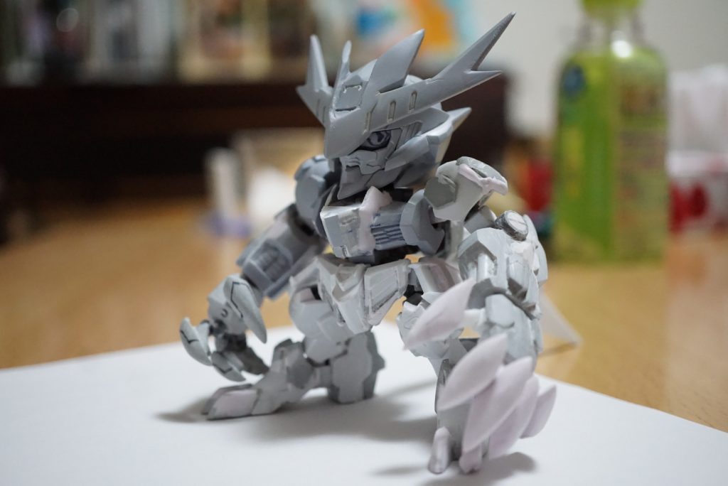 各部バランス調整しながら延長。
稼働指は強度の問題がクリアできず断念してプラ板とエポパテから新造。