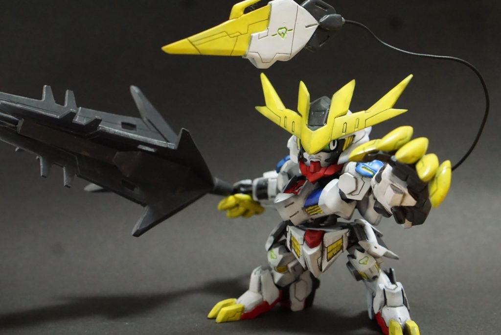 テイルブレードはリード線接続も可能に。