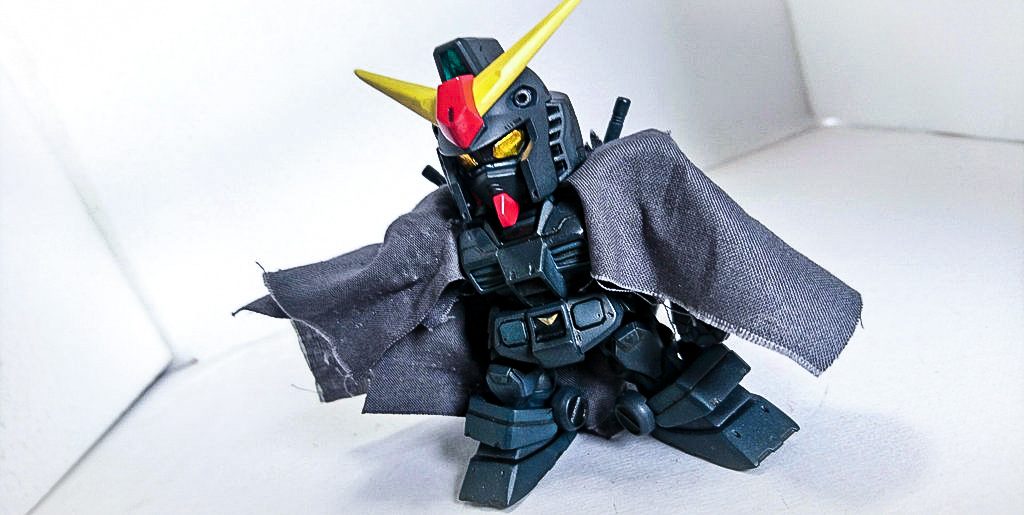 全体的に少し尖らせてスジ彫りをした以外は特に弄られていません。