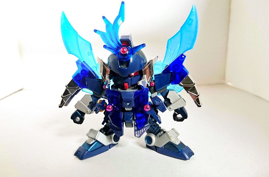 (追加写真)
目 クリアパーツ メッキパーツ 刀身部分にスーパークリアを吹かしたので追加写真はテカテカギラギラしてSD感が強くなったと自負しています。