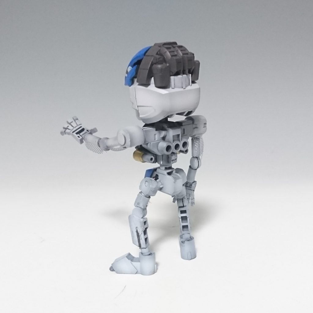 後ろ姿。何せ数コマしか写ってないので、見えない部分はなんとなくで作っています。後ろから見られないだろうということでほとんど手を加えていません。
