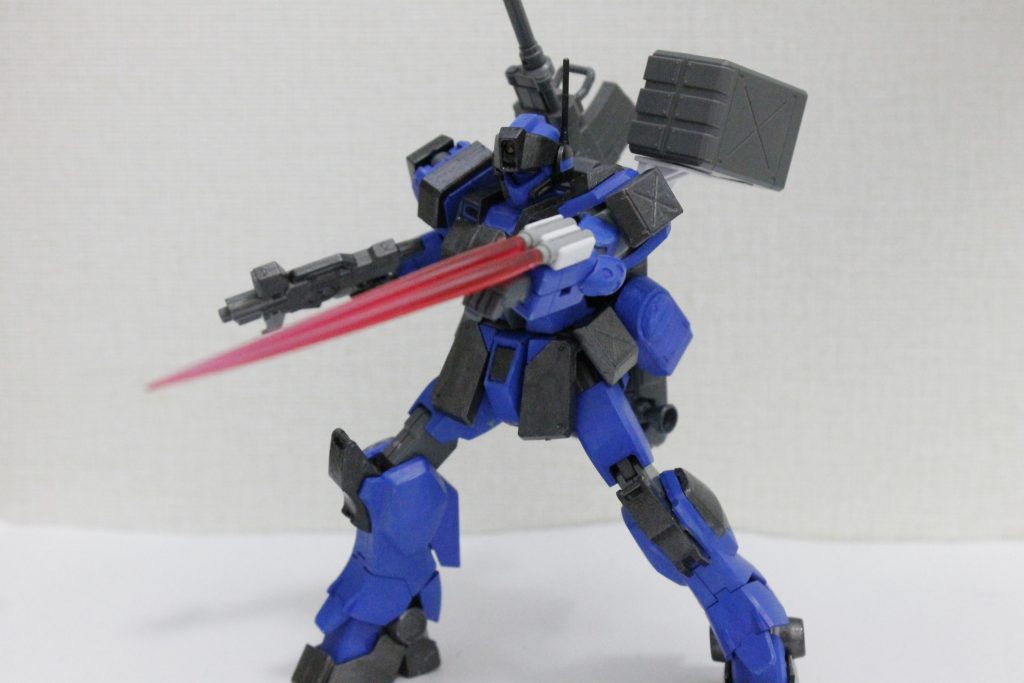 左腕のビームサーベルです。