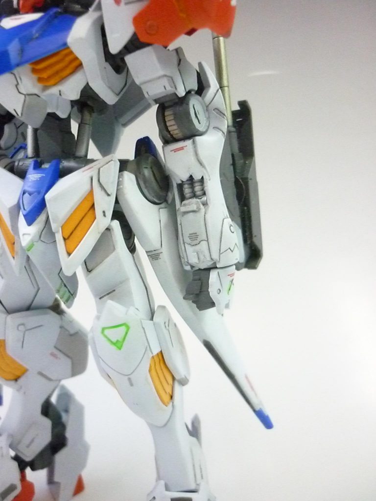 関節や細かいところも塗り分けて見ました。