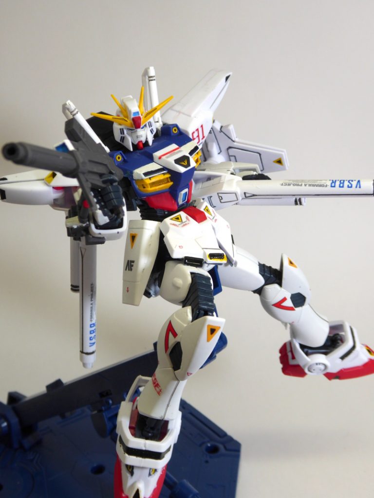 某TCG風ポーズ。F91に比べて洗練されていない所がシルエットガンダムの魅力かと