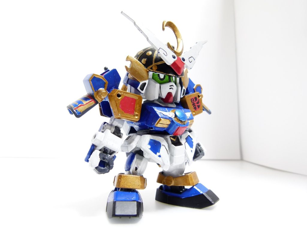 前。
元キットのベースはＢＢ戦士アレックスですが、あえてガンダムでの製作。
肩中央のサイズが合わなかったのでグレイズ改から流用。腕鎧はアレックス風に着けて。
肩のマークは手書き。