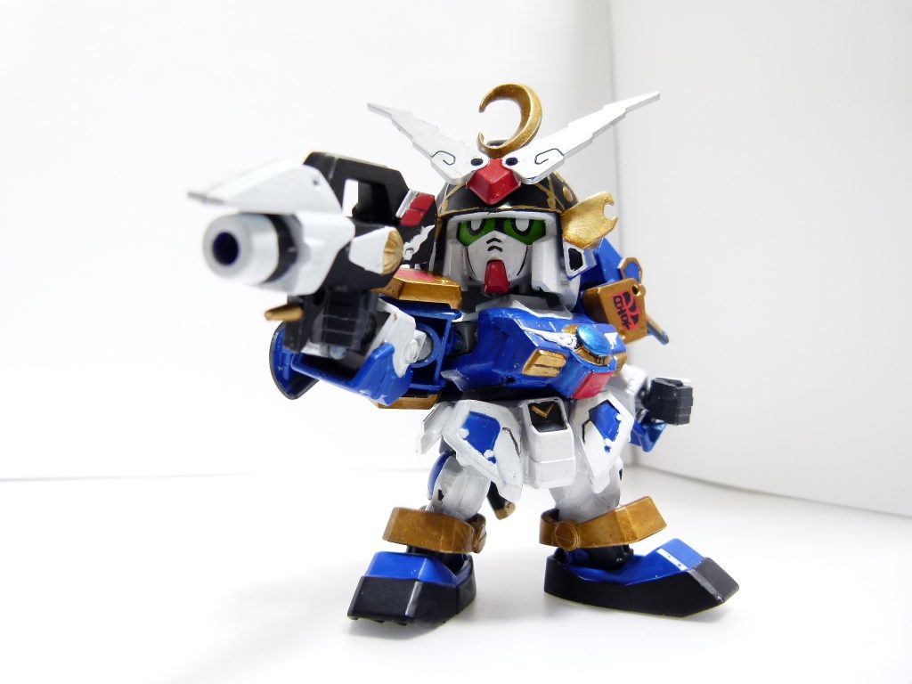 銃・月大目牙（ルナオメガ）。
キットのままです。