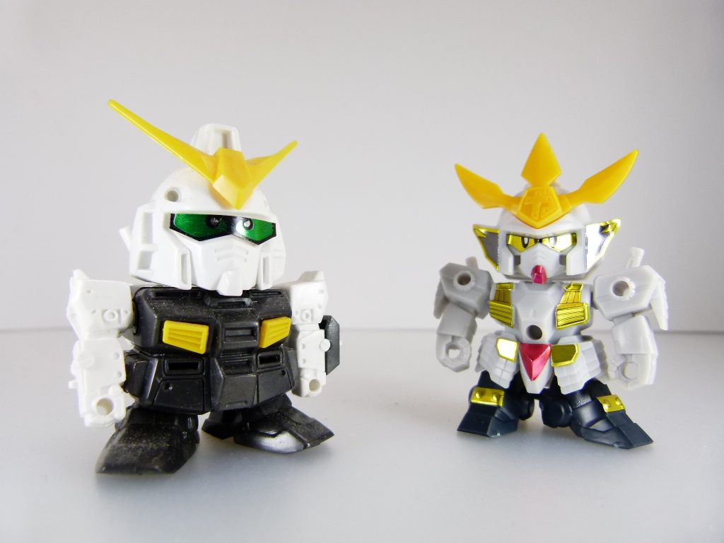 大きさは初期SDより一回り小さいくらい。