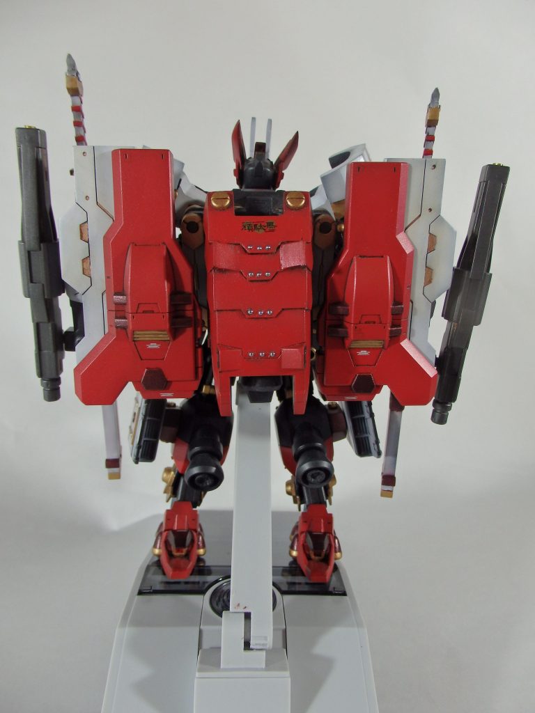 バックパックはリナシメントの盾をディテールアップしたもの+オリジンのウィングパーツを装着。かかとにはアスタロトの腿のパーツを装着。(磁石で外せます)