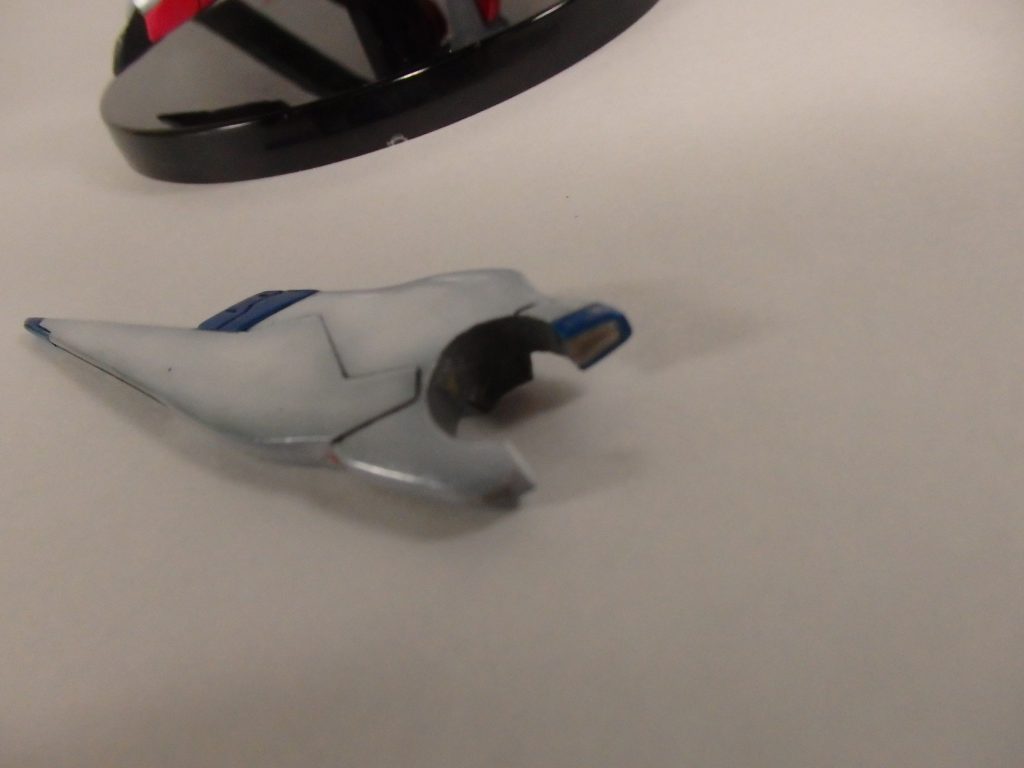 サイドアーマーは後はめできるよう磁石を埋め込んでます。