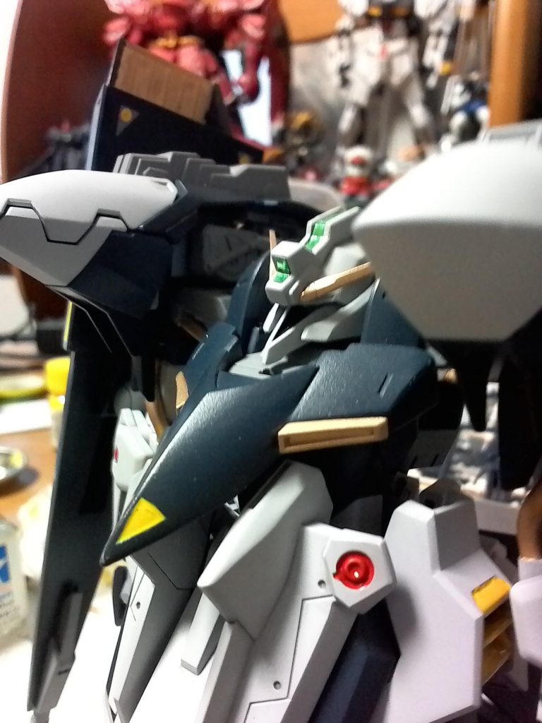 デカール貼る前の胸部アップ。この時点で既に格好いい