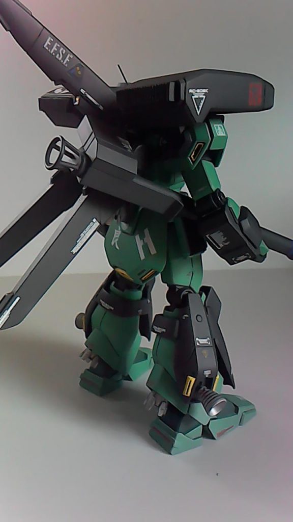 背面。腰の黄色の塗り分けが1番大変でしたー