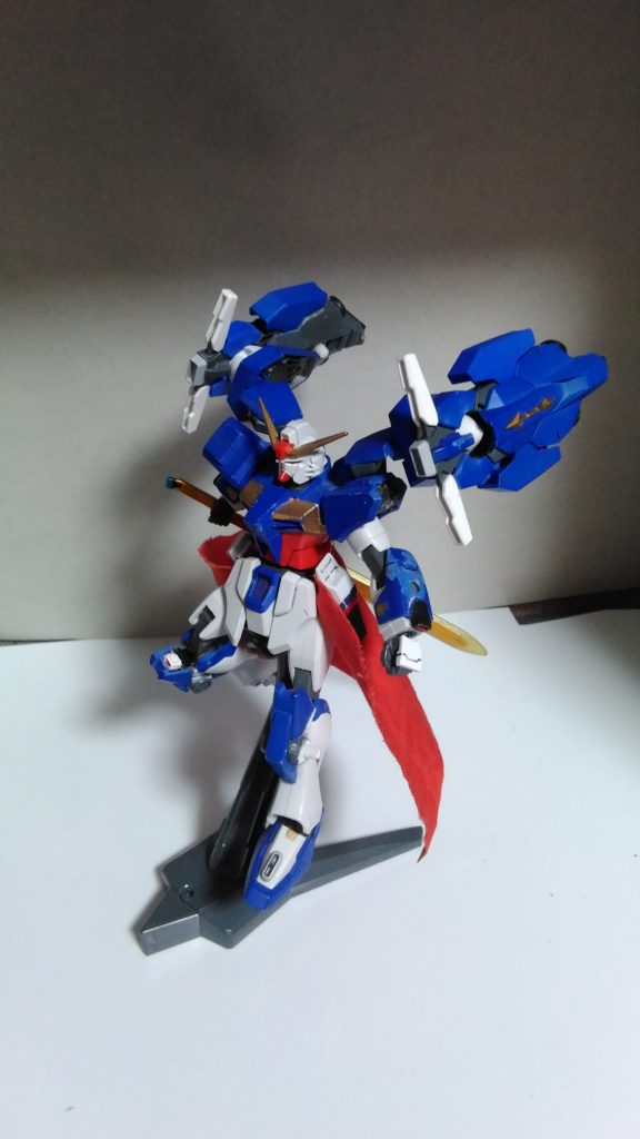 マルチパーパス要素その4
ビームガン。動き回りながらの使用を想定しているので、威力は低め。連射は高め。