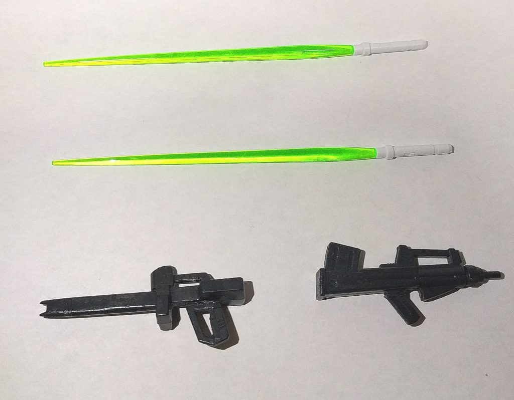 武装は本作品用に調節して製作したビームライフルとビームサーベル、そしてビームカノンの代わりにオマケで作ったレーザーガンとなってます