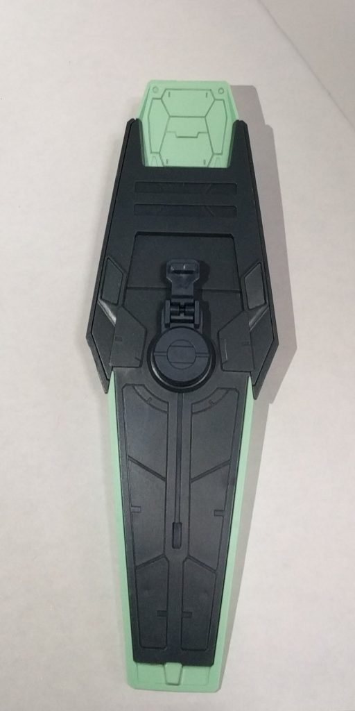 装備はビームライフル、シールド、ビームサーベル（1本しか柄がないので使えませんが刃のみ2本付属）となってます
ビームライフルはマガジンが着脱可能、シールドも細かくパーツ分けされてます