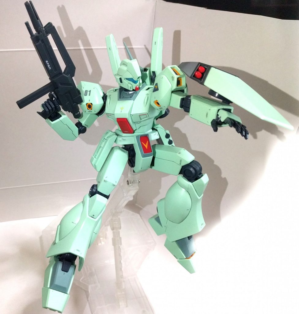 以上、ジェガンでした
HG版が発売し、対になる機体のギラ・ドーガが出てから長く待たされたキットですが、その待ったかいがある程完成度が非常に高く、大変オススメ出来るジェガンだと思いました