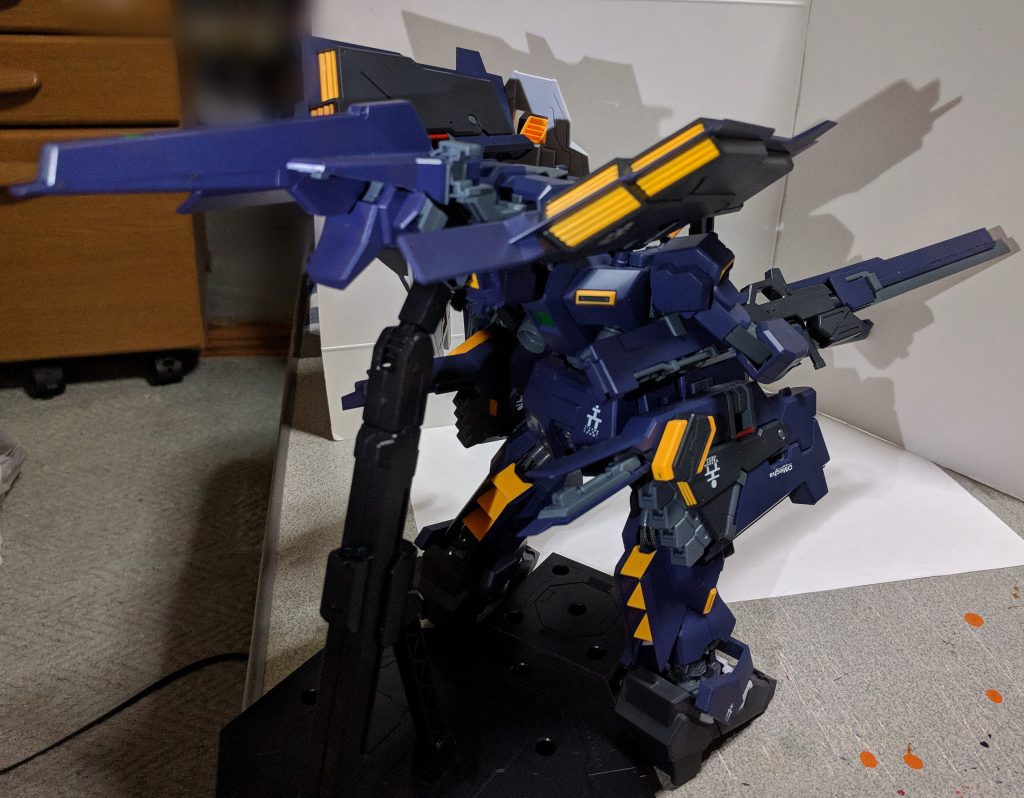 遂に発売された超大型キットとなるガンプラ、フルドド2機とアドバンスドヘイズルを使用して製作しました、一応 説明書などにもヘイズル改（実戦配備カラー）が必要なように書かれてますが、実際はアドバンスドヘイズル一つあれば問題ないです（ヘイズル改のパーツがほとんど付属しており、不足している部分もVアンテナ部のみなのでヘイズル·ラー（第二形態）を作る分には何の問題も無いです