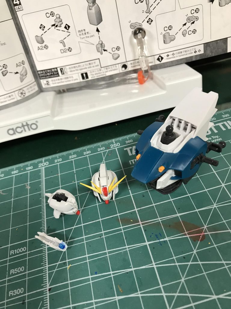 バルカン組み付けている途中でピンセットでつまんで吹っ飛ばして消失 (^p^）作り直しました（泣