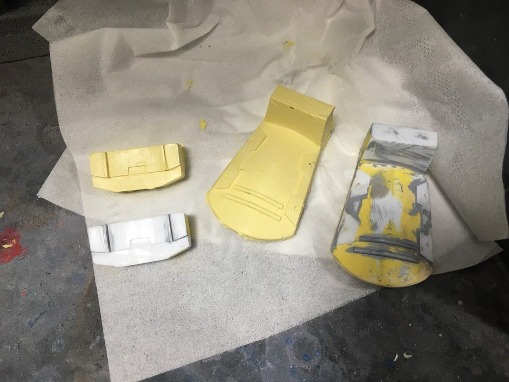 肩、ふくらはぎパーツは1つプラ板・パテで作り、おゆまるで複製。
精度は良いとは言えませんでしたが、意外となんとかなりました。