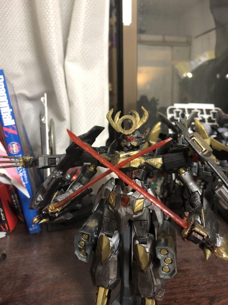 刀にビームの力を載せて切れ味を追加することも出来ます。（レジンで作りました。）