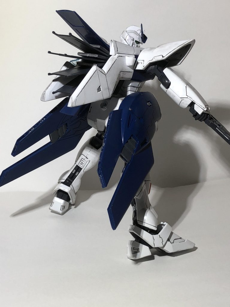 スラスター横の内側はプラ板で蓋してるだけです。