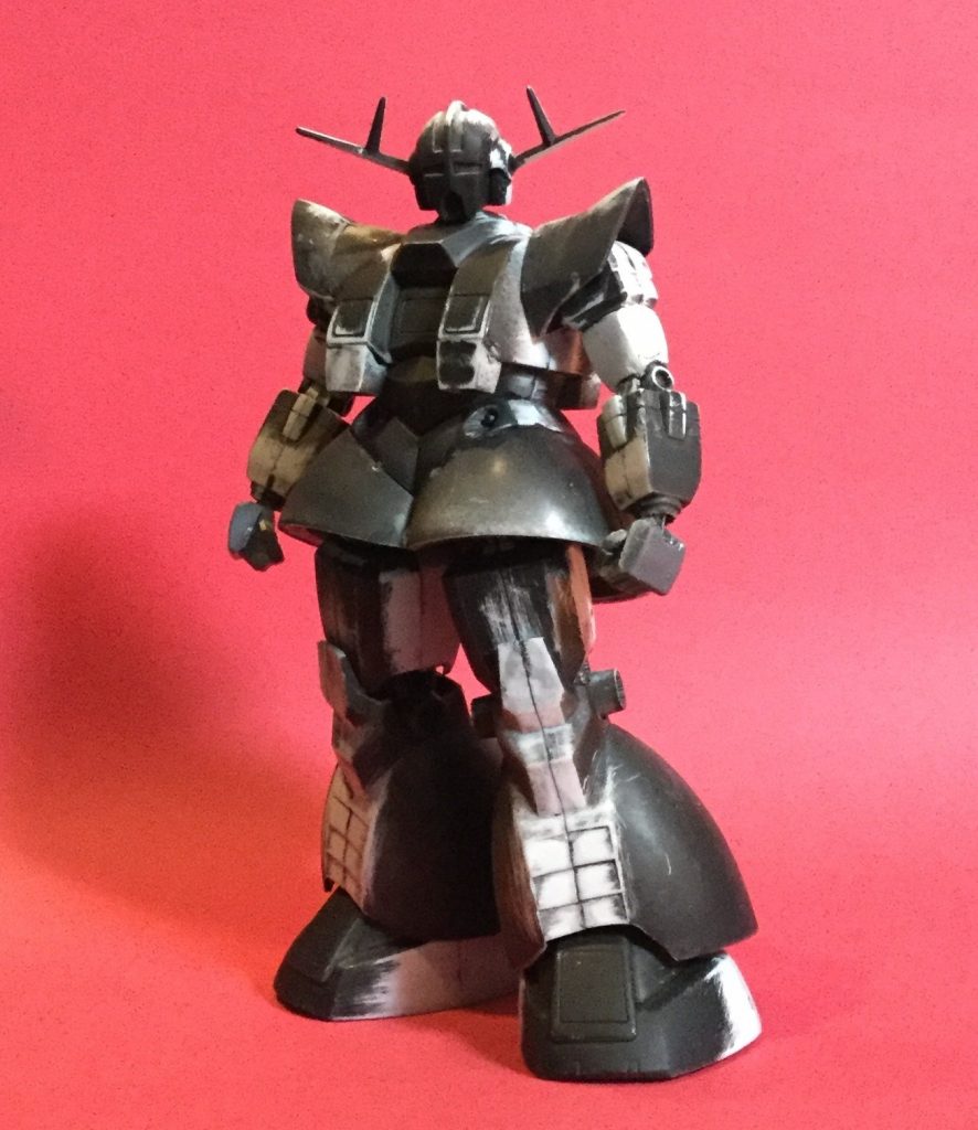 下半身ポーズ固定で制作 
手首はサポートパーツに交換