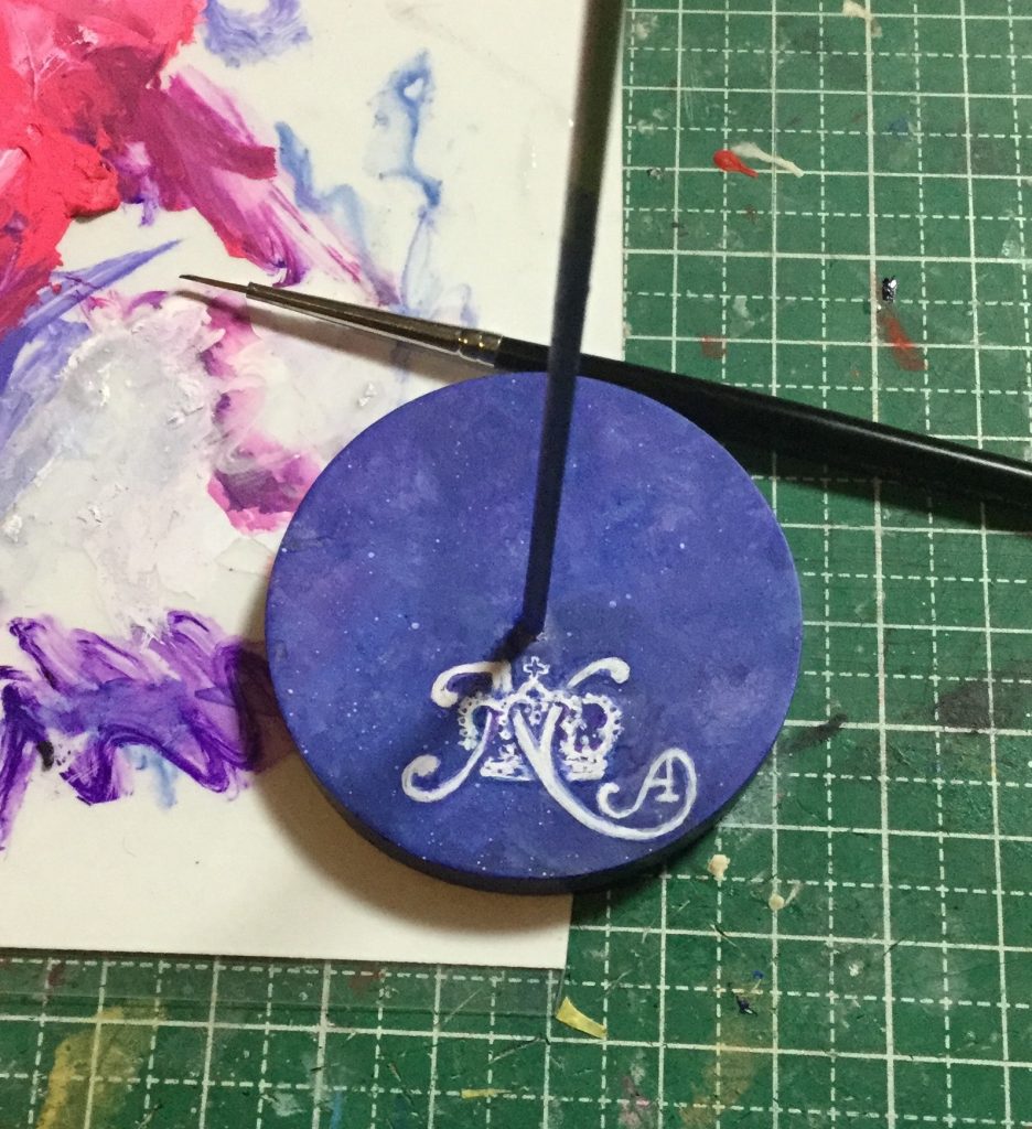 あり合わせでベース作って安室奈美恵エンブレム手描き