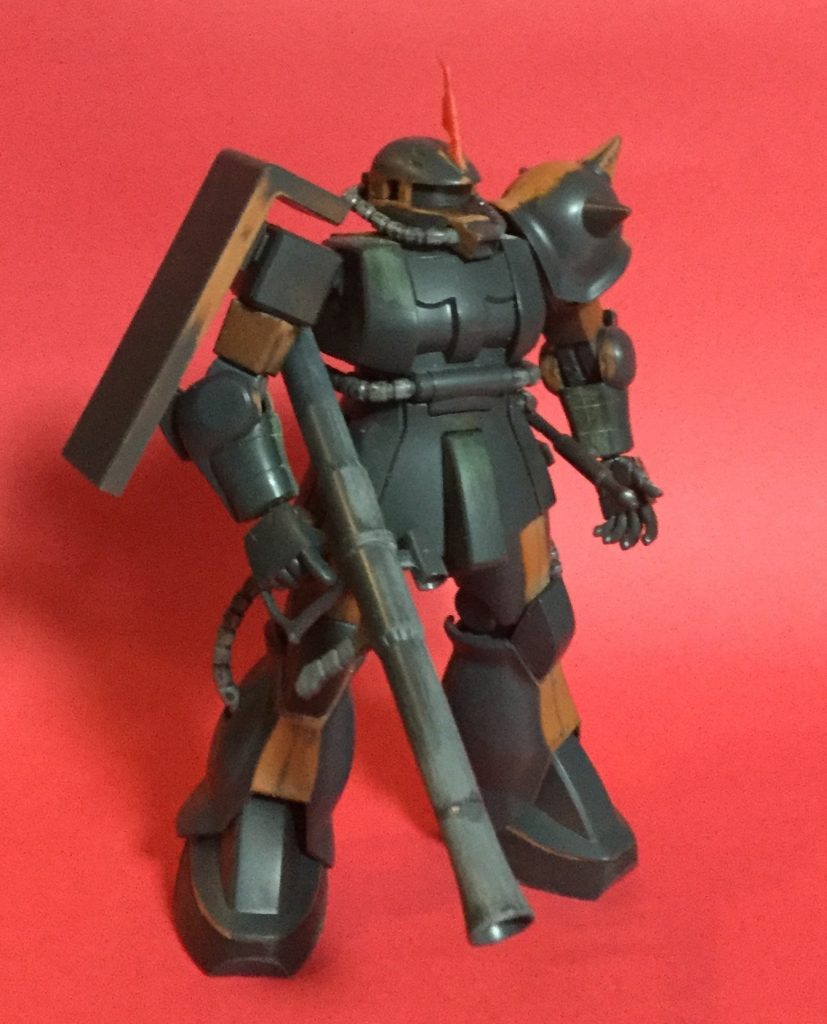 ガルマザクのツノを別キットから移植
ランドセルにバーニア２機追加しています