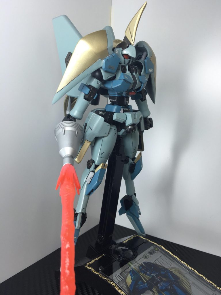 横から〜①
ビームサーベルは瞬着を固めながら盛った上にピンクサフを吹いてクリアレッドを吹いてます。
ビームの感じに見えれば成功ですけどどうだか？