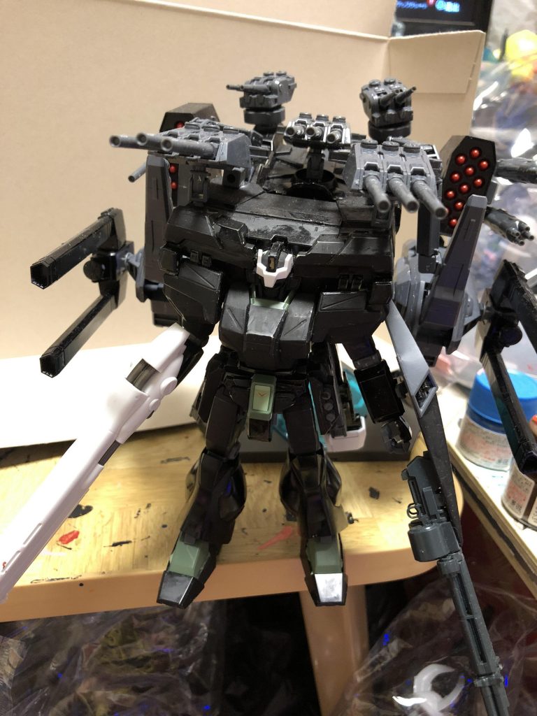 前面ショット
積載武装は
46式3連装砲×3
12式2連装砲×2
13連装ミサイルポッド×2
42式単装砲
対空メガガトリング×2
レールキャノン×2
ハイパービームライフル
シールドミサイル
ビームガトリング×2
ハンドグレネード
ビームサーベル
とくどいくらい積載しています
大和をモチーフにしてますが、どちらかというと扶桑型の方に近くなった気がします。