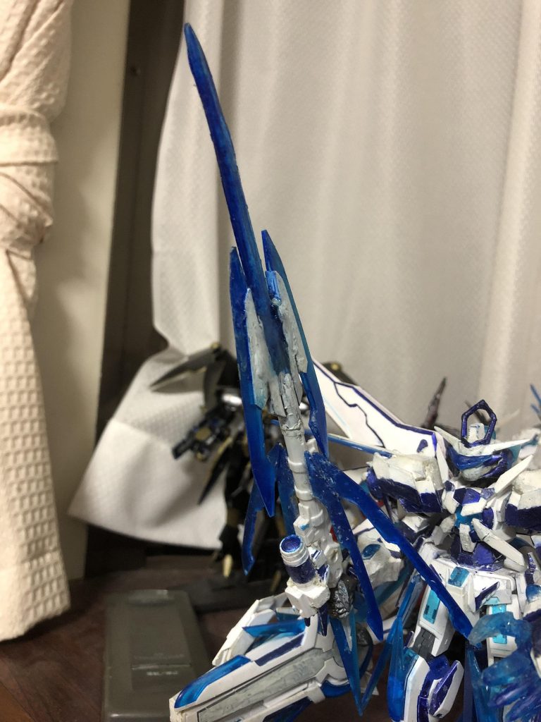 そして武器はまずこの大剣です。実は持ち替えると…