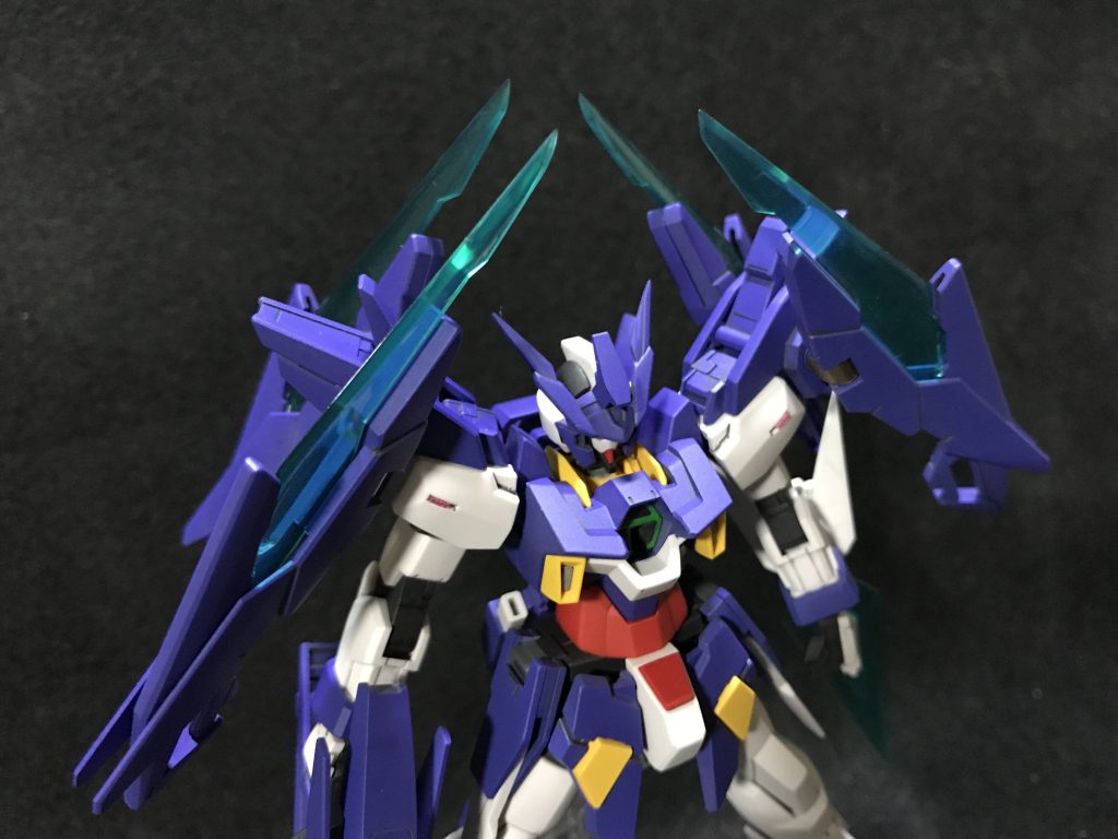 紫部分は設定より明るく、腹部はオレンジから赤にしてます。いい感じだと。この角度で見るとシャープさが際立ってる感じします。