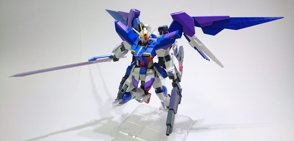 なんの自慢にもならないのですがデスティニーガンダムのパーツは何一つ使っていません。
いや本当にだからどうしたなんですけど。