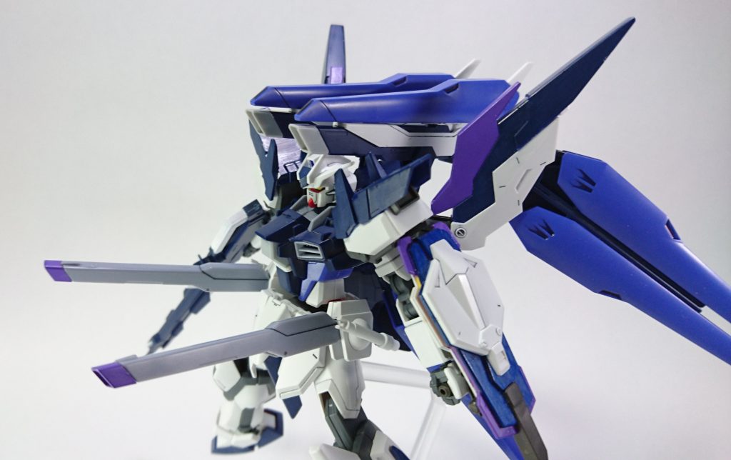 バラエーナⅢビーム砲
クスィフィアスレール砲
フリーダムに搭載されていたものを強化改造した試験モデル。
レールガンはさらにブラッシュアップされ採用されることとなる。
こちらもAストライクフリーダムほぼそのままです。
背中のビーム砲はコダワリポイントとしてドラグーンプラットフォームにしてみました。
ドラグーンと同時発射することで威力アップできます。