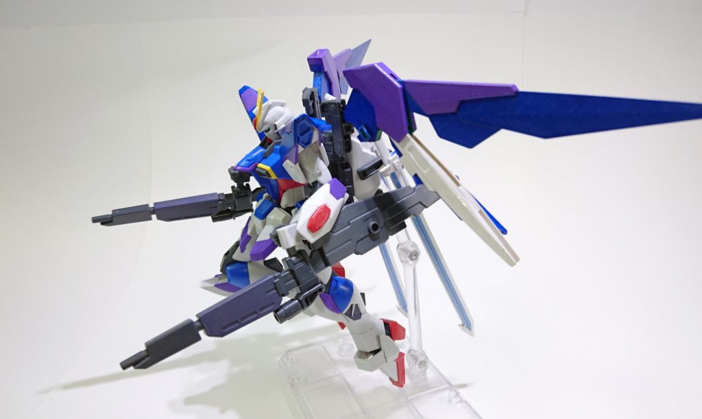 アクション。
戦後なのでSフリーダムのデータとかもZAFTにあると妄想しSフリーダムの技術が投影されている、とこじつけました。それらはビームシールドやライフル合体機構に生きています。