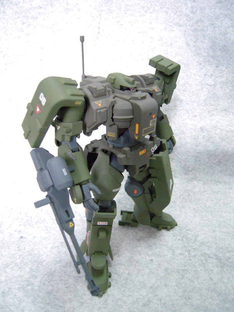 モノアイはラインストーンを使用して、バルカン(?)を真鍮パイプに。