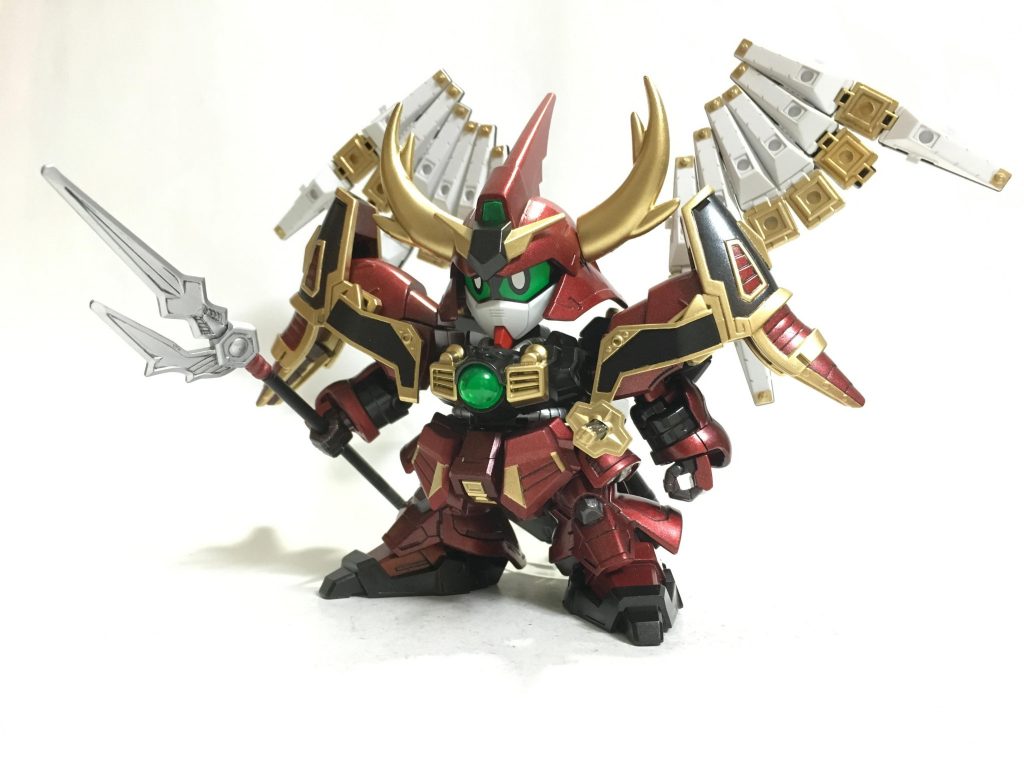 頭部は差替えでν顔にもなります。