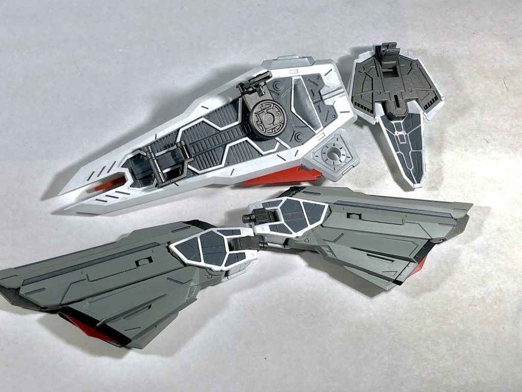 シールドとアーマー裏は塗り分け。


以下ポージングで何枚か↓