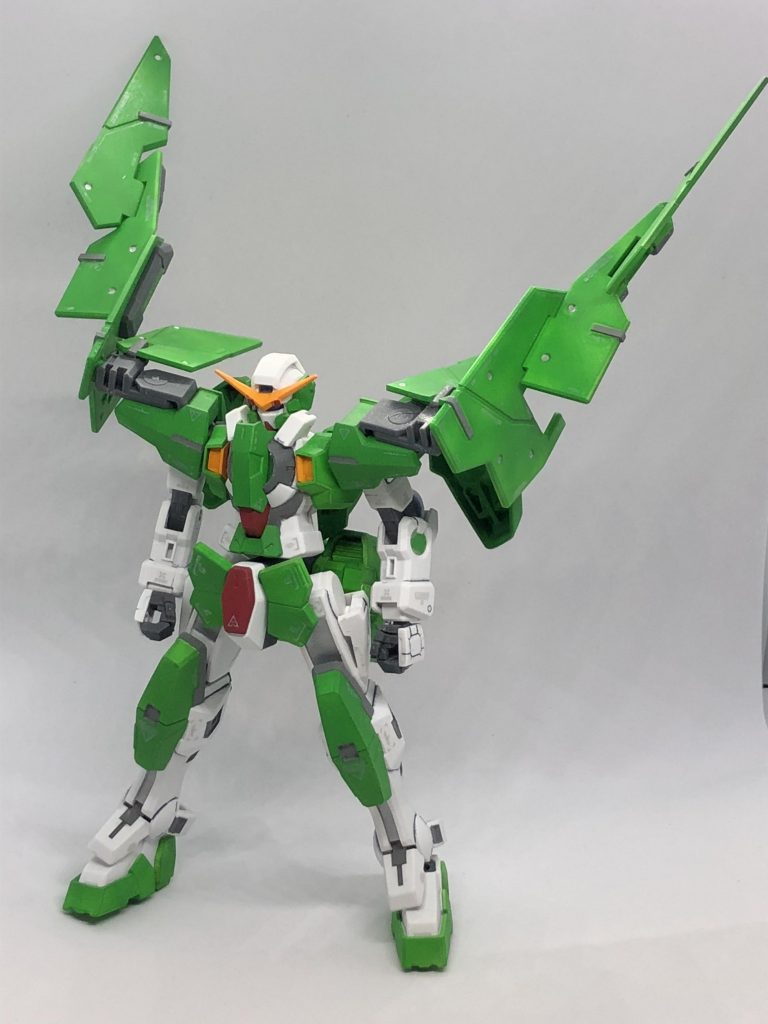 かっこいいかは置いておいてフルシールドを後ろに回すとなんか羽っぽいようになることに気づきました。